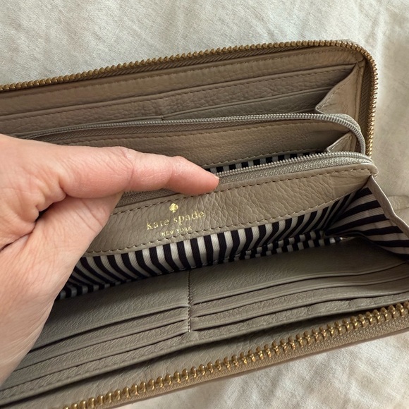Kate Spade Wallet - Picture 8 of 10